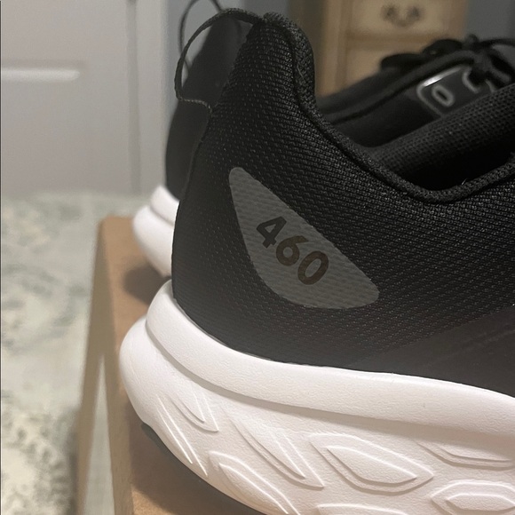 New Balance Black and White Men's Athletic Running Shoe - Picture 2 of 13